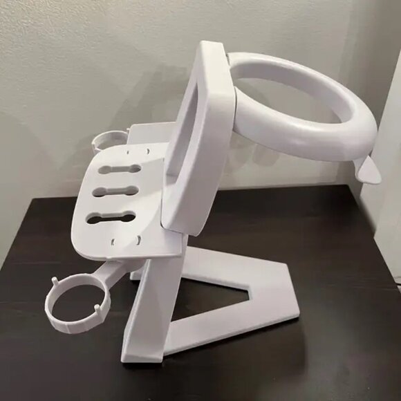 VR Headset Stand - Picture 2 of 3